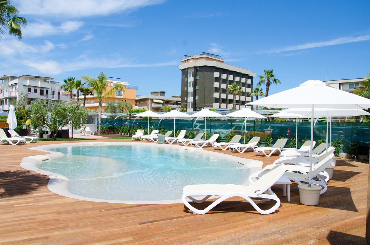 Almaluna Hotel & Resort Alba Adriatica Exterior foto